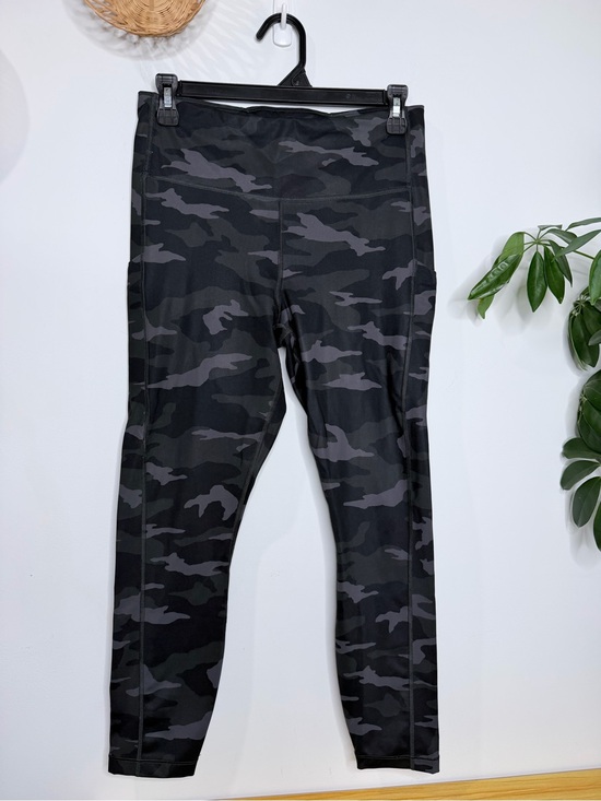 Athleta Pants - Athleta 7/8 Camo Tight Leggings Size M